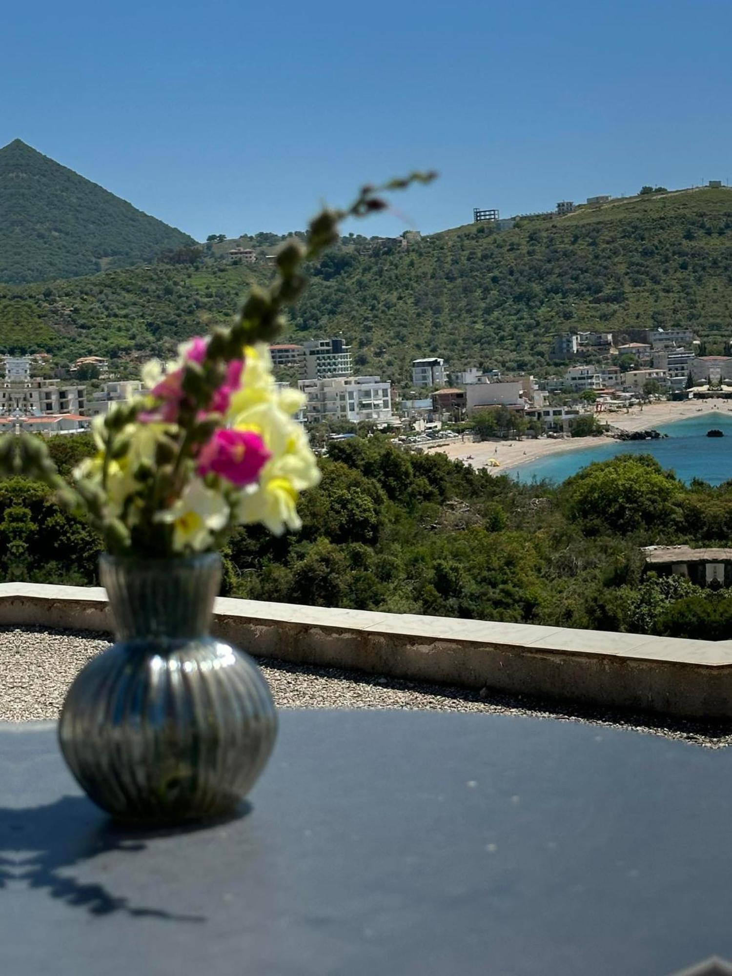 In Himaras Heart Hotel ภายนอก รูปภาพ