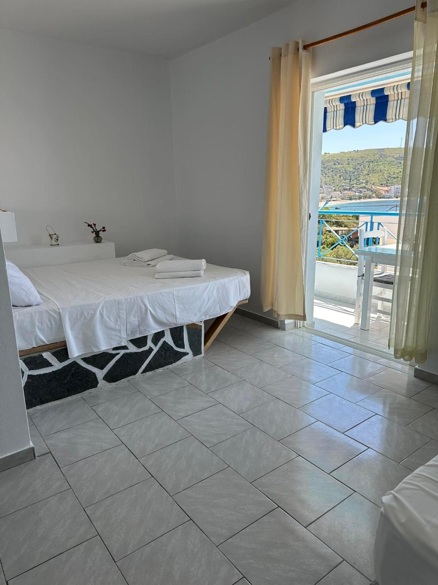 In Himaras Heart Hotel ภายนอก รูปภาพ