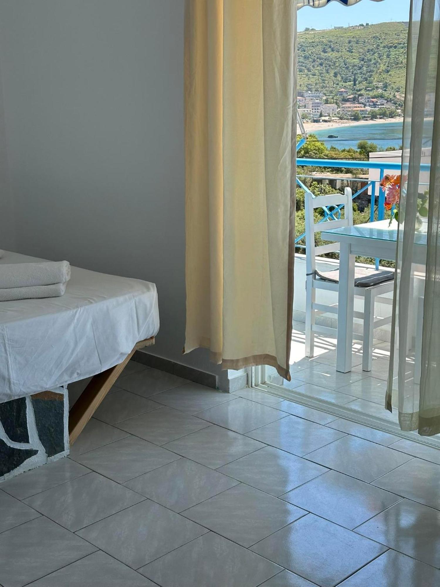 In Himaras Heart Hotel ภายนอก รูปภาพ