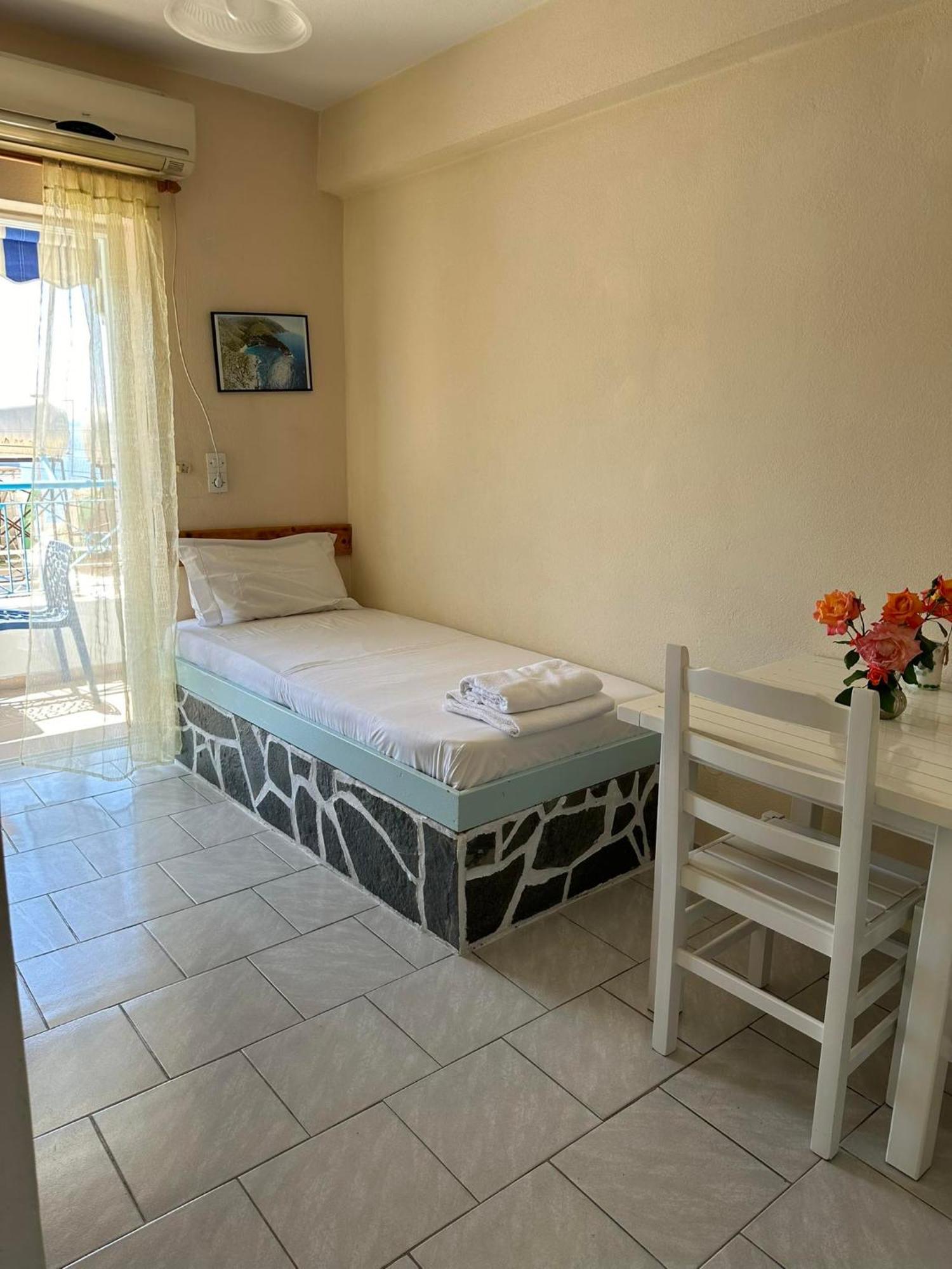 In Himaras Heart Hotel ภายนอก รูปภาพ