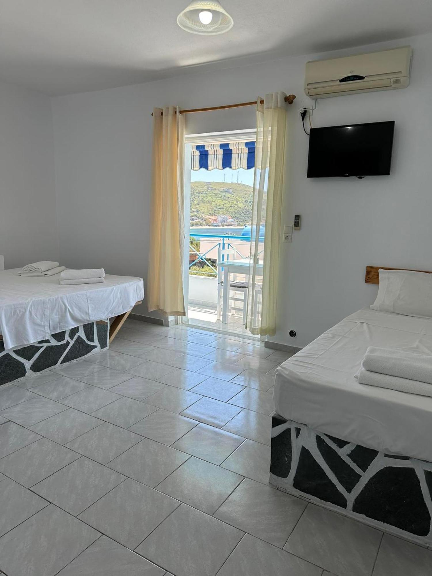 In Himaras Heart Hotel ภายนอก รูปภาพ